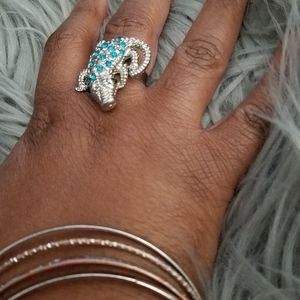 Rhinestone alligator ring